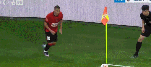  罗慕洛角球直接旋入球门近角 蓉城1-0领先海牛